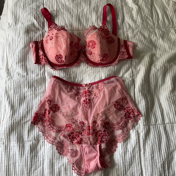 Soma Other - Soma Pink Lace Bra and Underwear Set